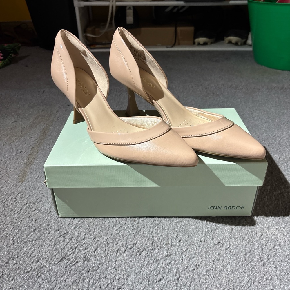 Tan Jenn Ardor pumps